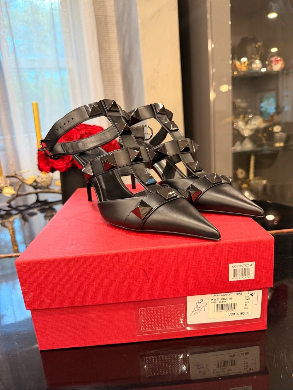 Valentino Garavani Roman Stud T-Strap Pump Size 41 - Picture 3 of 7